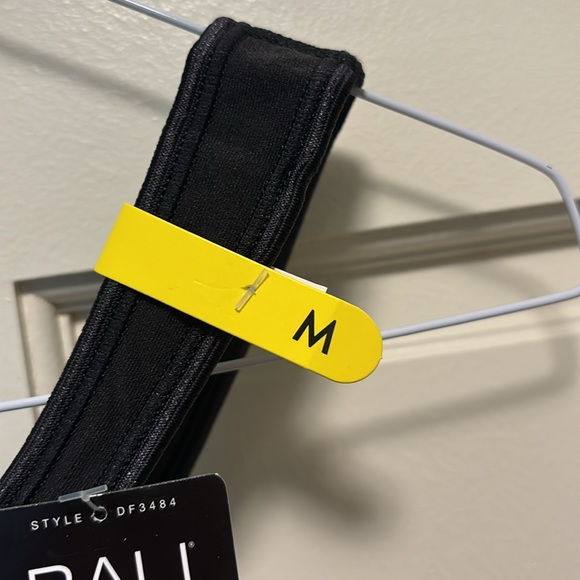 Bali Comfort Black Bra - Picture 4 of 8